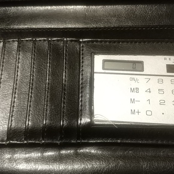 Kenneth Cole Reaction Black Wallet - Picture 5 of 8
